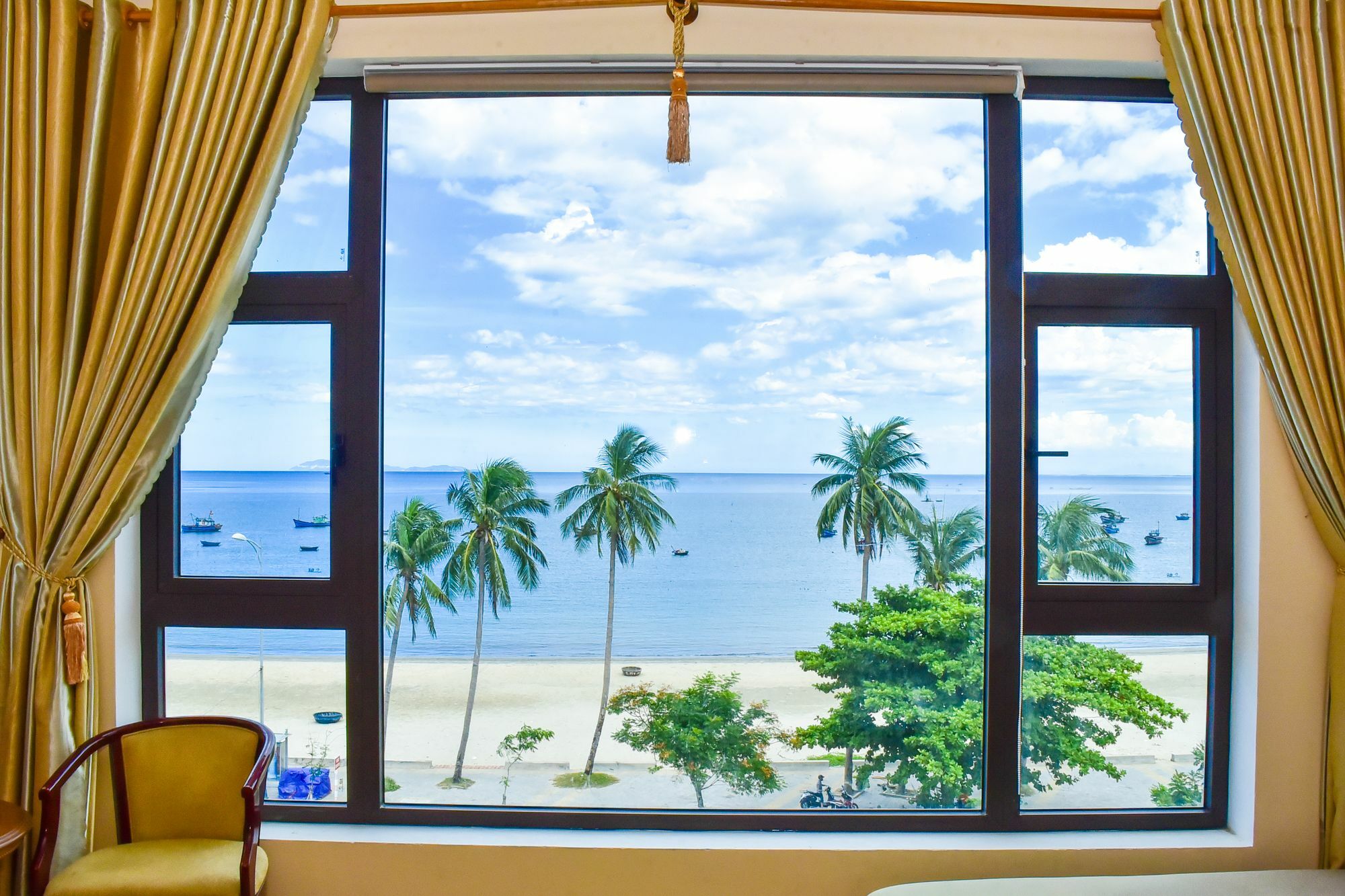 Sea View Dn Hotel Da Nang Exteriör bild